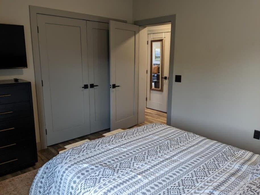 Modern Condo 210 Just Blocks From Lake Michigan Traverse City Exterior photo